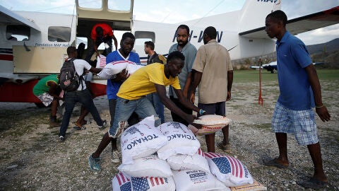 Afectados por el hurac&aacute;n Matthew en Hait&iacute; reciben ayuda