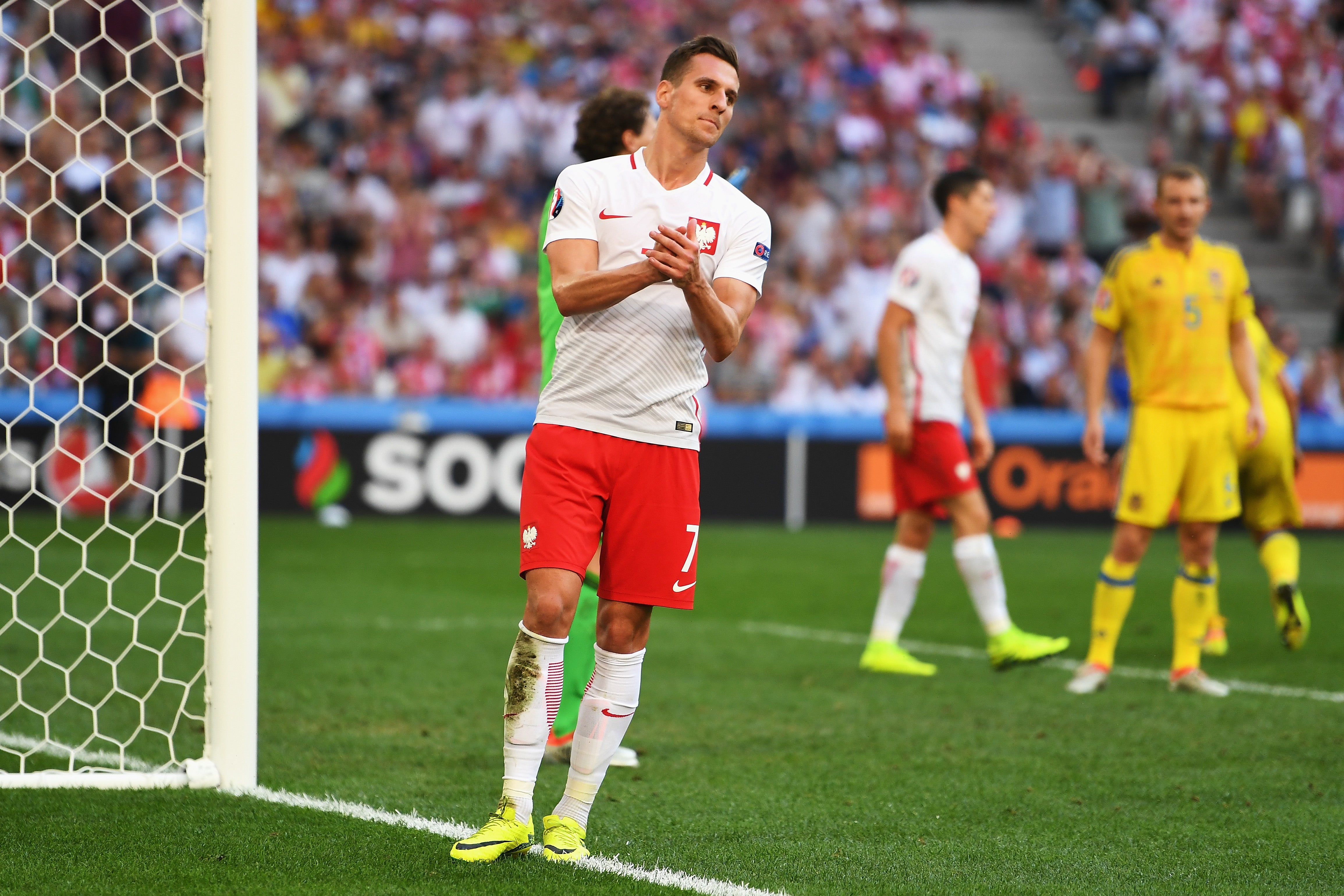 Milik se rompe el ligamento cruzado anterior y estará de baja de seis a ocho meses Milik se rompe el ligamento cruzado anterior y estará de baja de seis a ocho meses