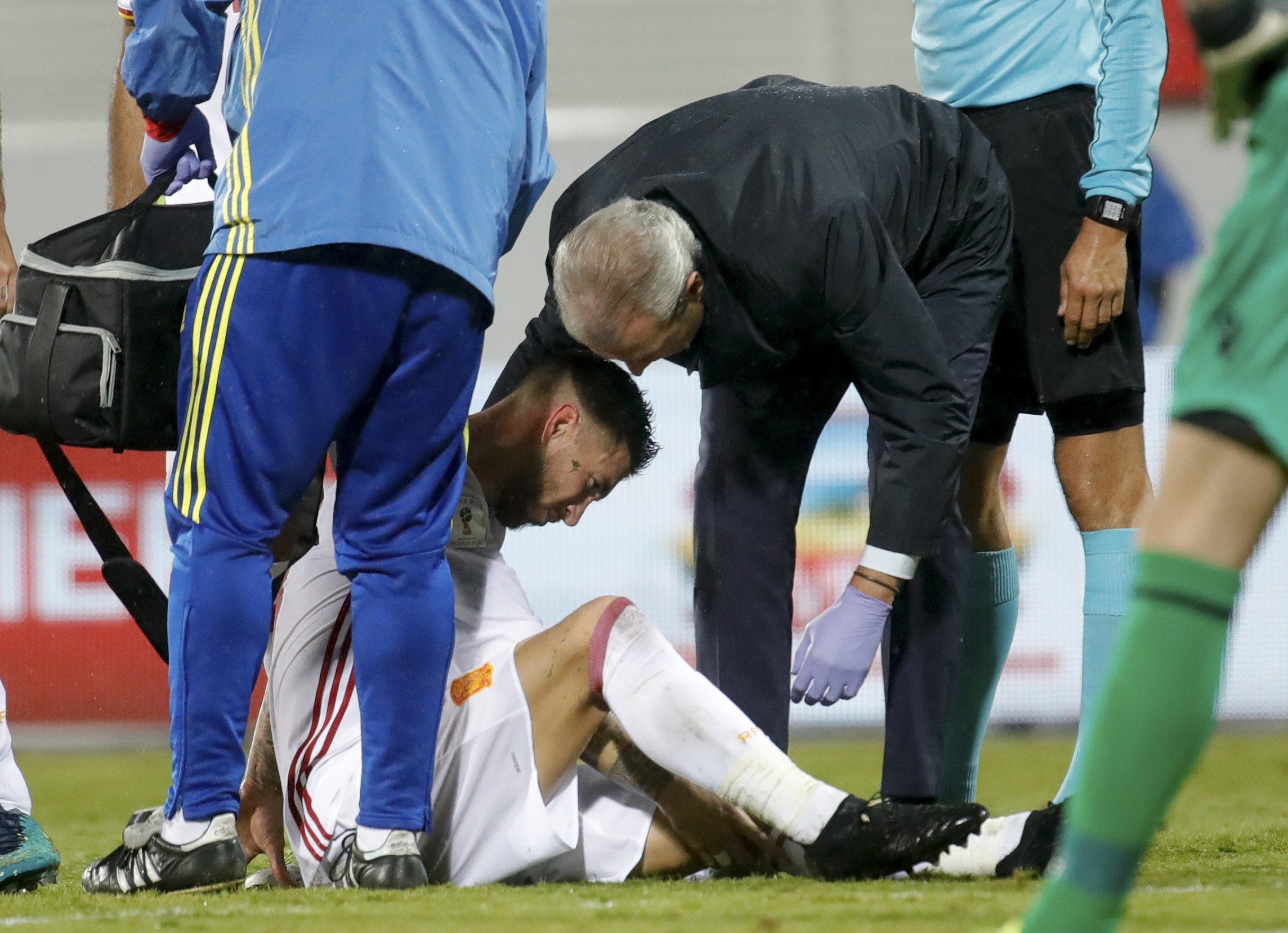 Sergio Ramos tiene afectado el ligamento lateral de la rodilla y podría estar un mes de baja Sergio Ramos tiene afectado el ligamento lateral de la rodilla y podría estar un mes de baja