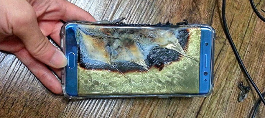Un terminal Galaxy Note 7 después de arder Un terminal Galaxy Note 7 después de arder