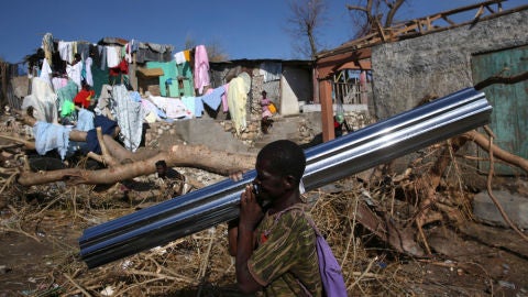 Haitianos damnificados por el paso del hurac&aacute;n Matthew 