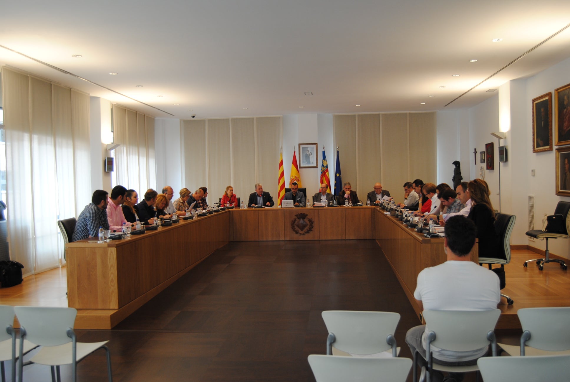 El ple aprova l'augment del 9,5% de l'IBI per a 2017. El ple aprova l'augment del 9,5% de l'IBI per a 2017.