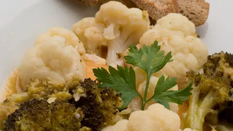 Coliflor y brócoli en escabeche. Coliflor y brócoli en escabeche.
