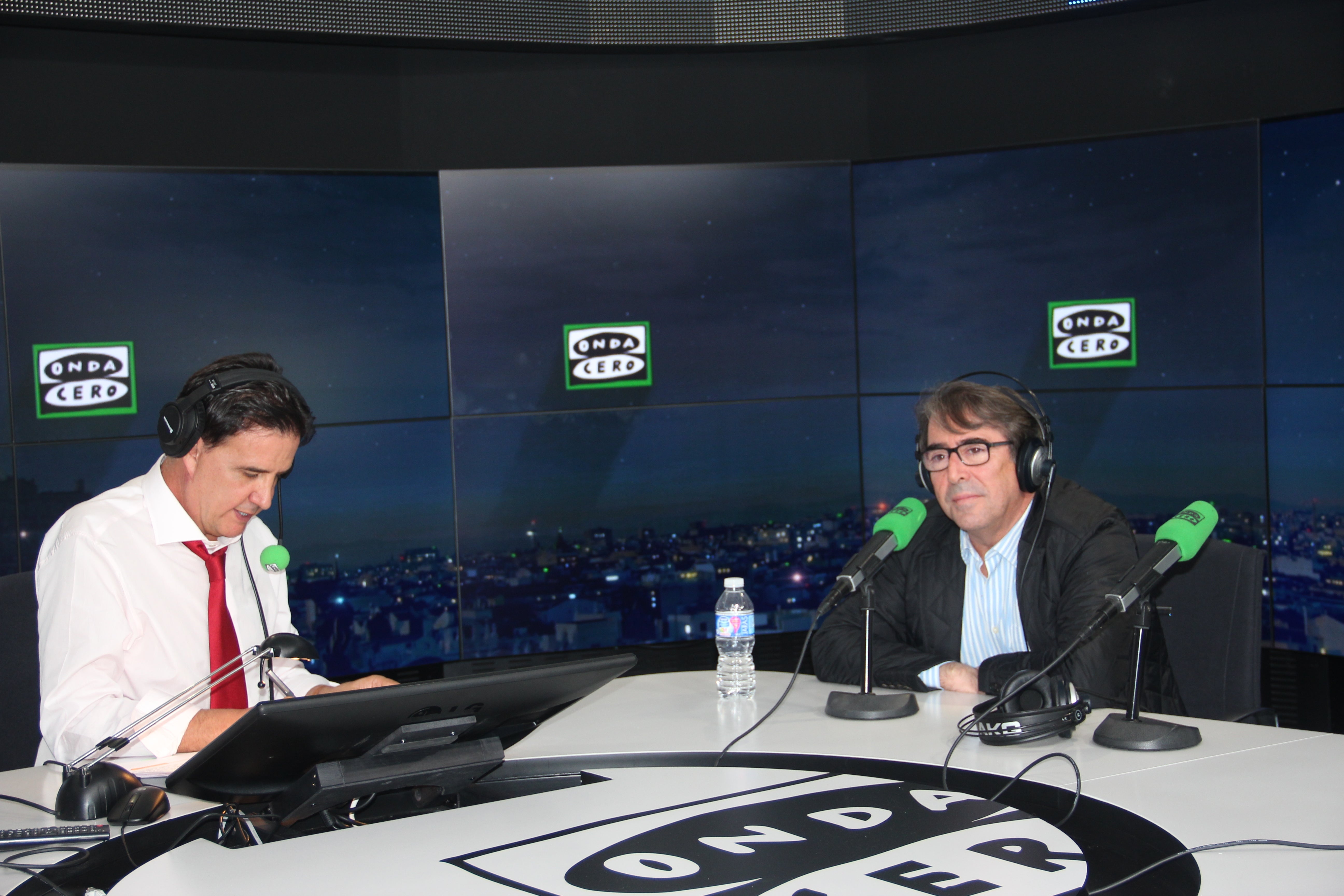 Jorge Pérez, sobre las amenazas de la FIFA: "No entran por oficio, alguien les ha dicho algo" Jorge Pérez, sobre las amenazas de la FIFA: "No entran por oficio, alguien les ha dicho algo"