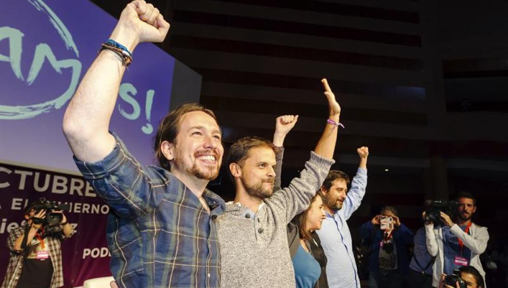 El secretario general de Podemos, Pablo Iglesias, junto al líder extremeño de esta formación, Álvaro Jaén 
