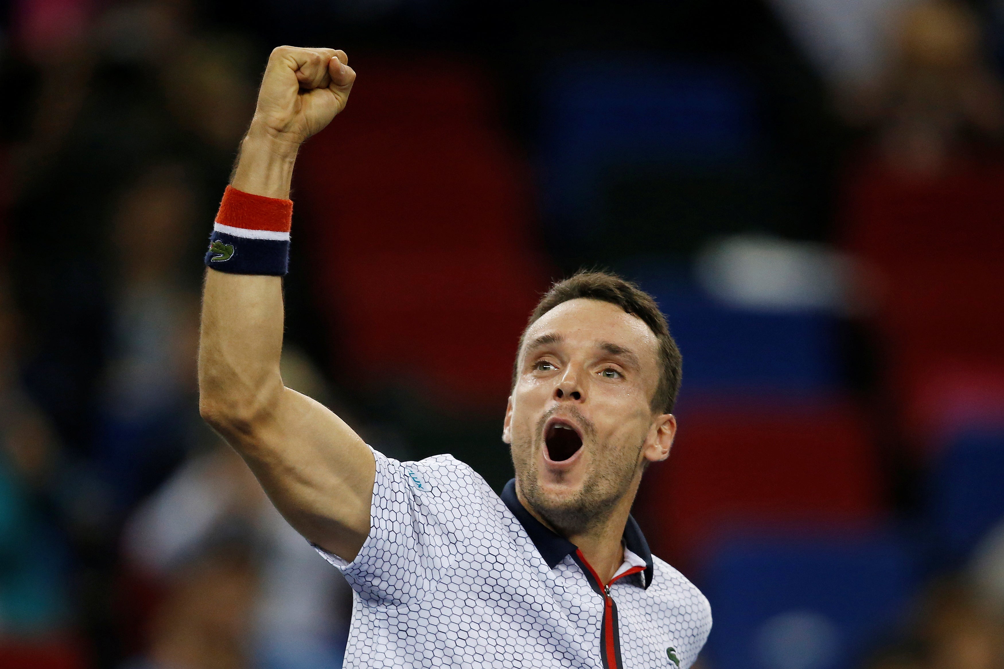 Roberto Bautista gana a Djokovic y llega a la final del Masters de Shanghái Roberto Bautista gana a Djokovic y llega a la final del Masters de Shanghái