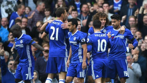 Los jugadores del Chelsea celebran un gol