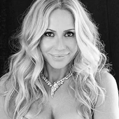 Marta Sánchez posa desnuda contra el cáncer Marta Sánchez posa desnuda contra el cáncer