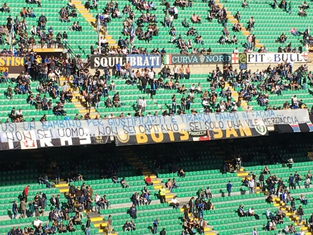 Los ultras del Inter, a Icardi: "No eres un hombre, no eres un capitán, eres una gran mierda" Los ultras del Inter, a Icardi: "No eres un hombre, no eres un capitán, eres una gran mierda"