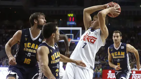 Luka Doncic, fundamental en la victoria del Real Madrid ante el UCAM Murcia Luka Doncic, fundamental en la victoria del Real Madrid ante el UCAM Murcia