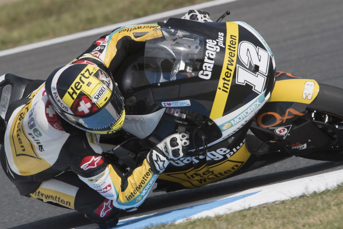 Luthi gana en Japón y Zarco se acerca al Mundial tras un error de Rins Luthi gana en Japón y Zarco se acerca al Mundial tras un error de Rins