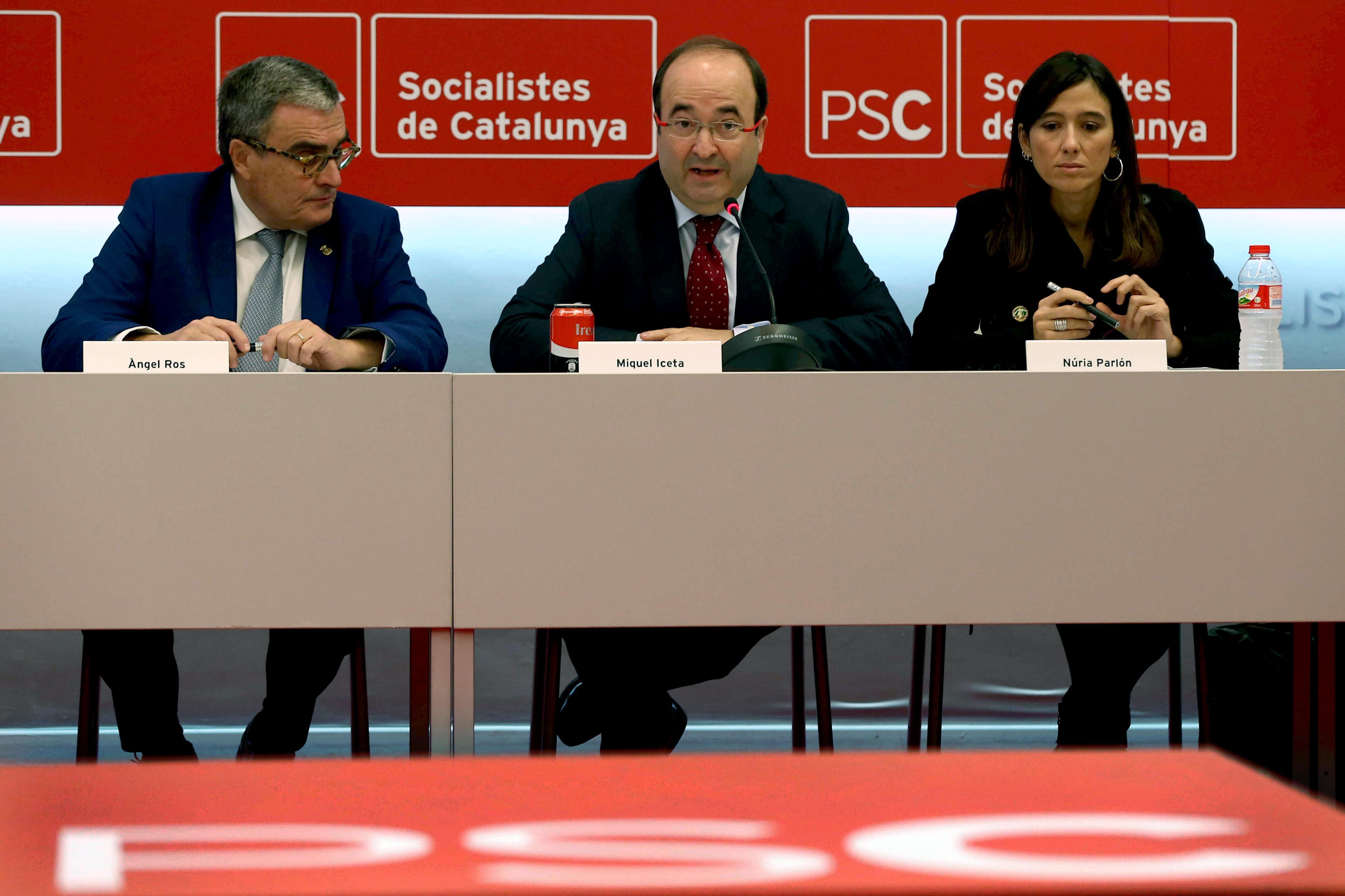Iceta se reunirá esta semana con Javier Fernández para trasladarle su 'no' a Rajoy Iceta se reunirá esta semana con Javier Fernández para trasladarle su 'no' a Rajoy