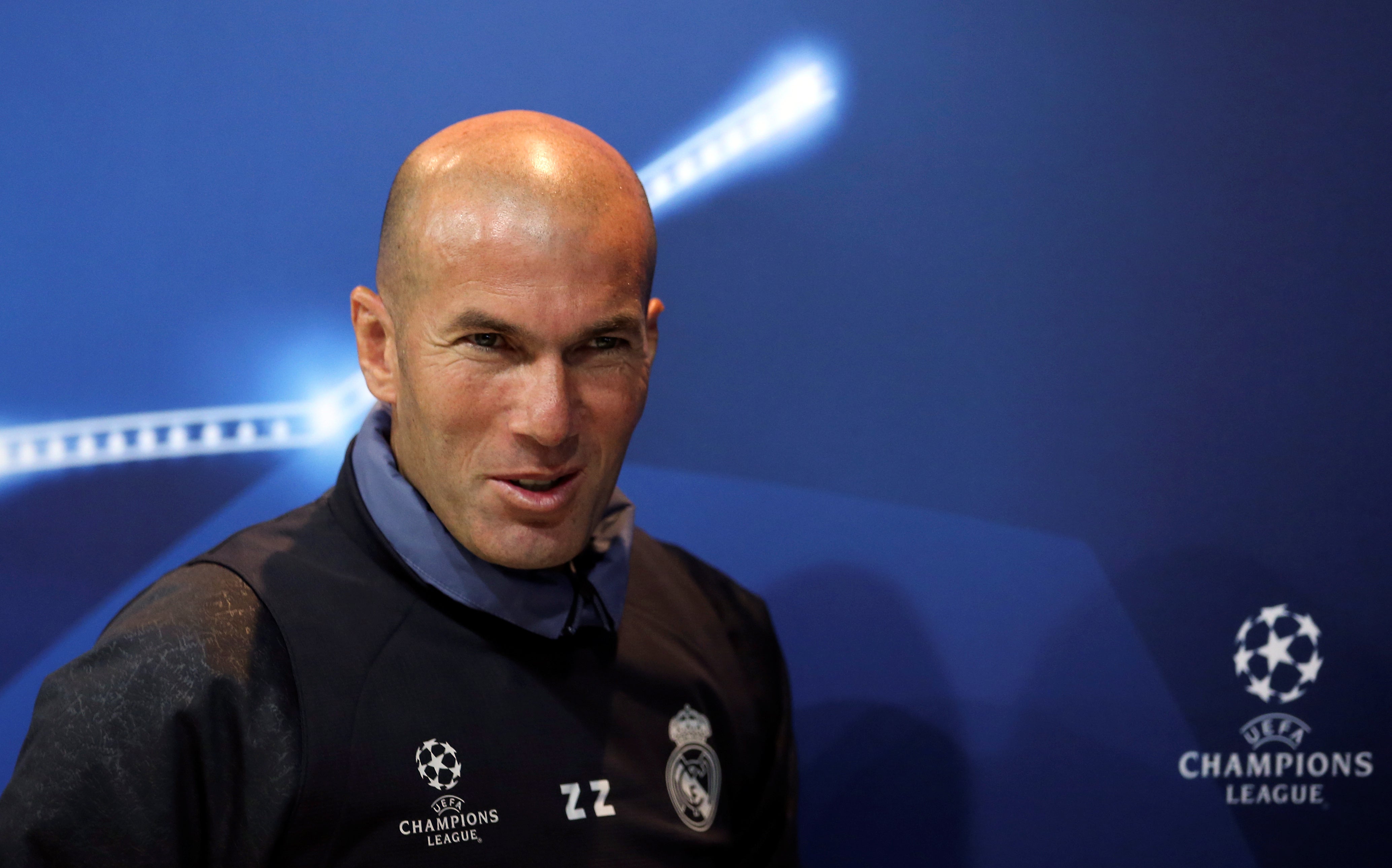 Zidane: "Las palabras de Hollande me molestan" Zidane: "Las palabras de Hollande me molestan"