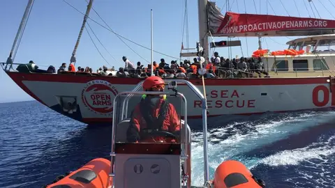 Rescate a bordo del Astral Rescate a bordo del Astral