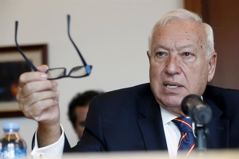 Margallo llama al PSOE a permitir un Gobierno del PP "por patriotismo" Margallo llama al PSOE a permitir un Gobierno del PP "por patriotismo"