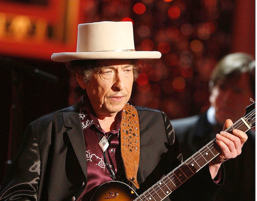 La Academia Sueca desiste en su intento de contactar con Bob Dylan tras ganar el Nobel La Academia Sueca desiste en su intento de contactar con Bob Dylan tras ganar el Nobel