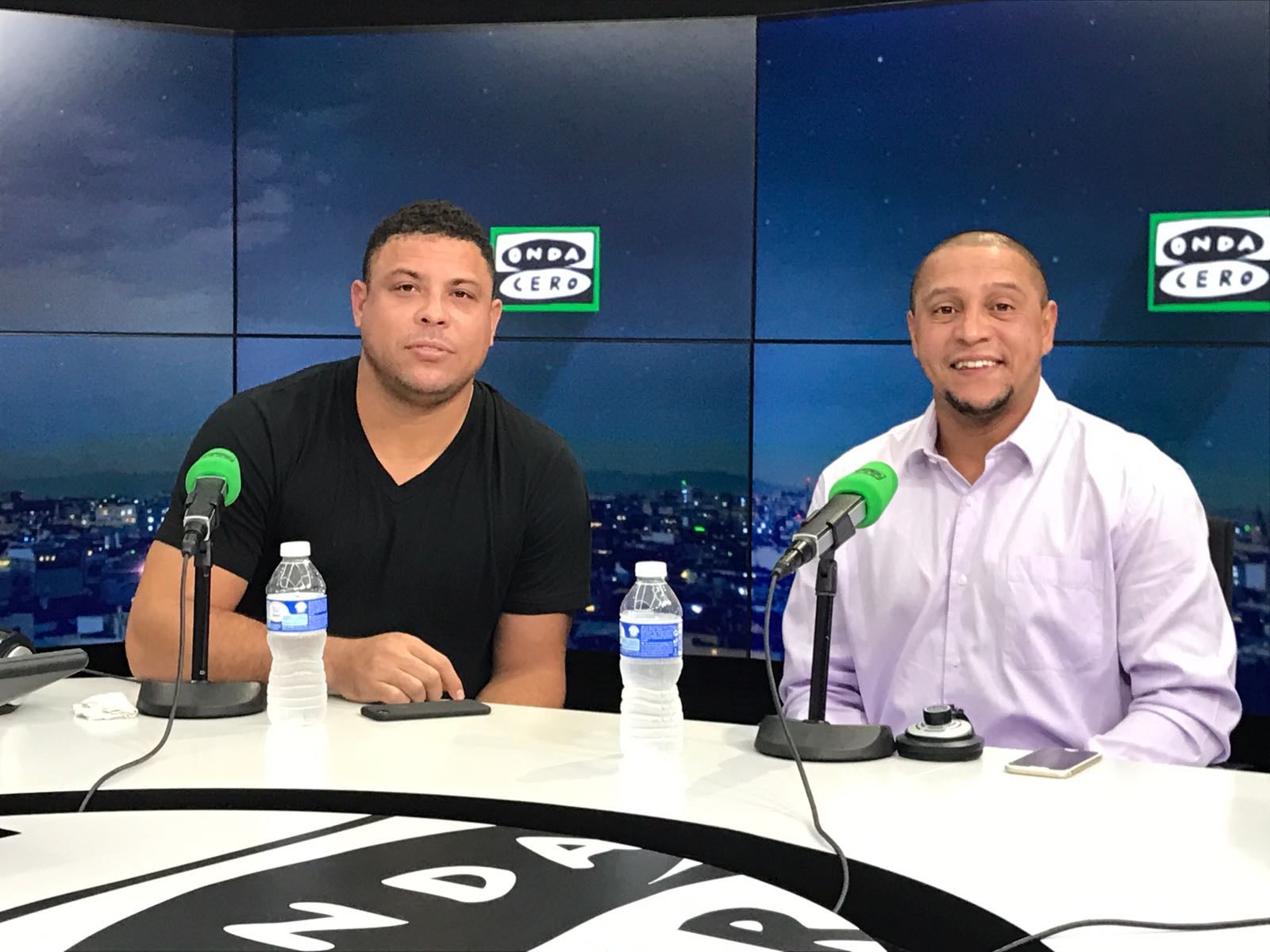 Ronaldo: "Sacchi me echó una bronca por llegar tarde y luego una multa; la segunda vez le dije: o la charla o la multa" Ronaldo: "Sacchi me echó una bronca por llegar tarde y luego una multa; la segunda vez le dije: o la charla o la multa"