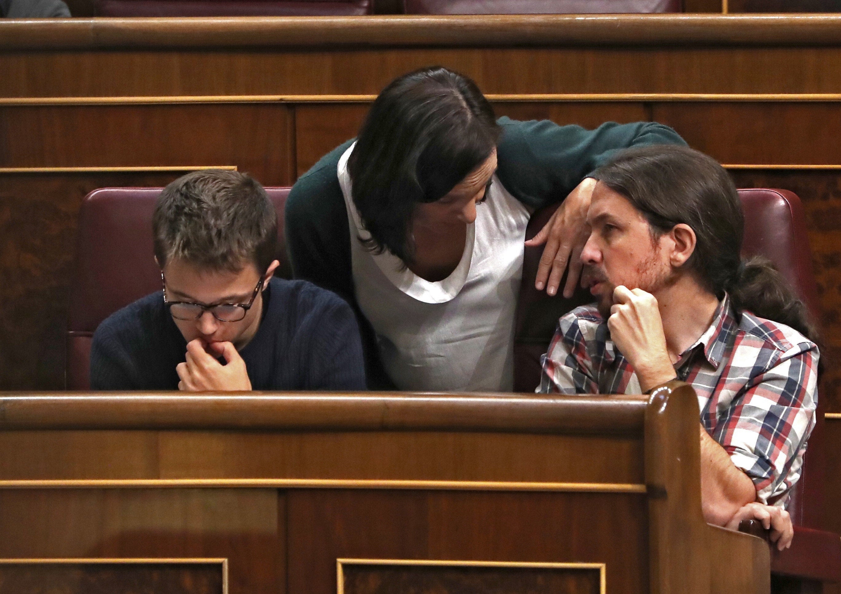 Bescansa responsabiliza a su equipo del borrador, de la filtración "por error" y del plan para desbancar a Iglesias Bescansa responsabiliza a su equipo del borrador, de la filtración "por error" y del plan para desbancar a Iglesias