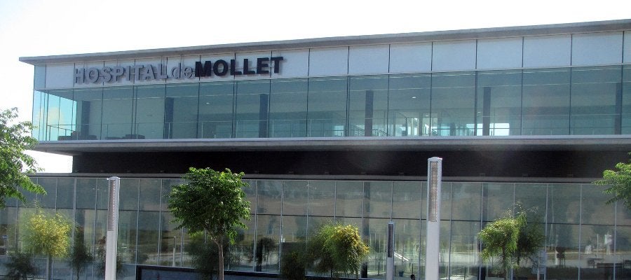 Fachada del hospital de Mollet del Vallès Fachada del hospital de Mollet del Vallès