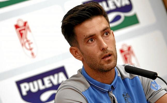 Alberto Bueno: "Guardo muy buenos recuerdos de mi etapa en el Rayo Vallecano" Alberto Bueno: "Guardo muy buenos recuerdos de mi etapa en el Rayo Vallecano"