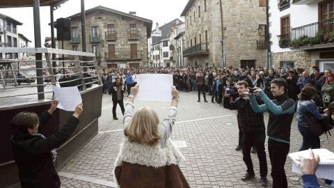V&iacute;ctimas del terrorismo plantan cara a los radicales en Alsasua
