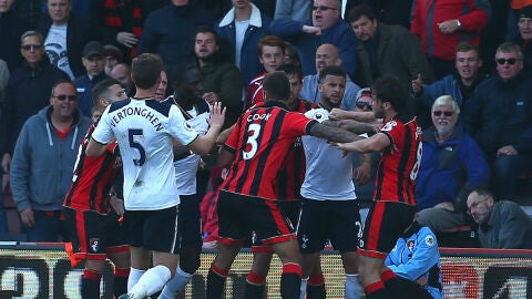 Tangana entre jugadores del Bournemouth y del Tottenham