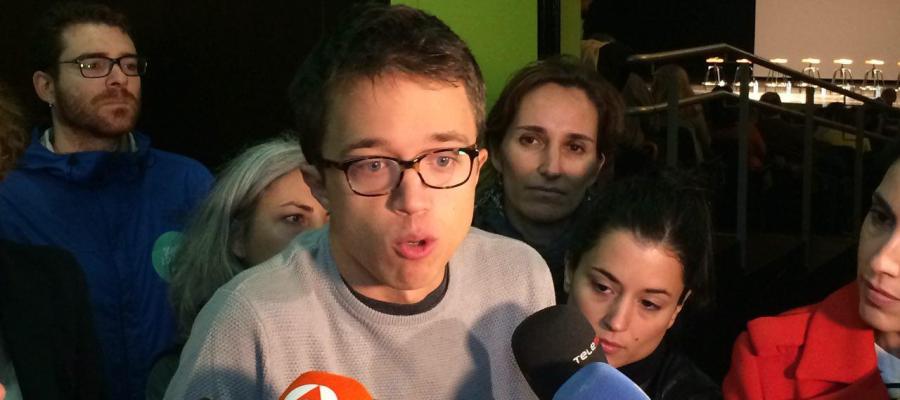 Íñigo Errejón antes de un taller informativo de Podemos Íñigo Errejón antes de un taller informativo de Podemos