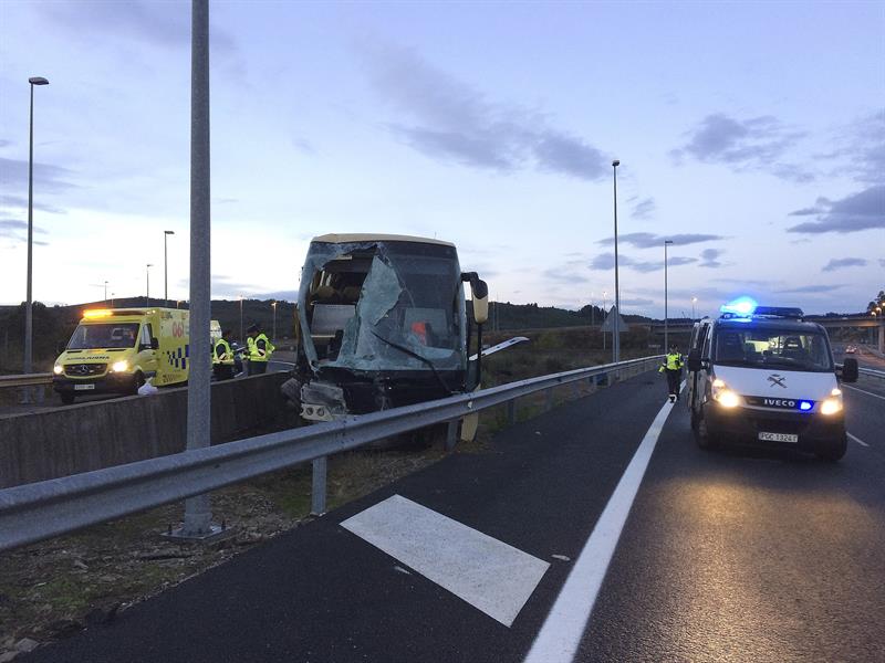 2016 acaba con 1.160 muertos en las carreteras, un 2,6 % más que 2015 2016 acaba con 1.160 muertos en las carreteras, un 2,6 % más que 2015