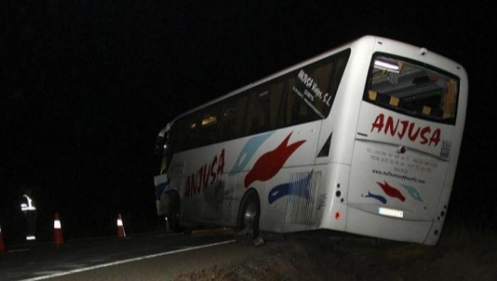 El autobús del Tau Castelló, tras el accidente