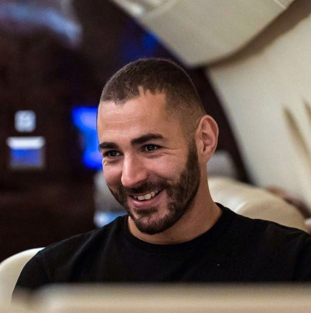 Benzema lanza este irónico mensaje tras su ausencia en la lista del Balón de Oro: "MDR" Benzema lanza este irónico mensaje tras su ausencia en la lista del Balón de Oro: "MDR"