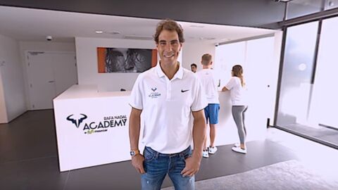 Rafa Nadal, ense&ntilde;ando su academia