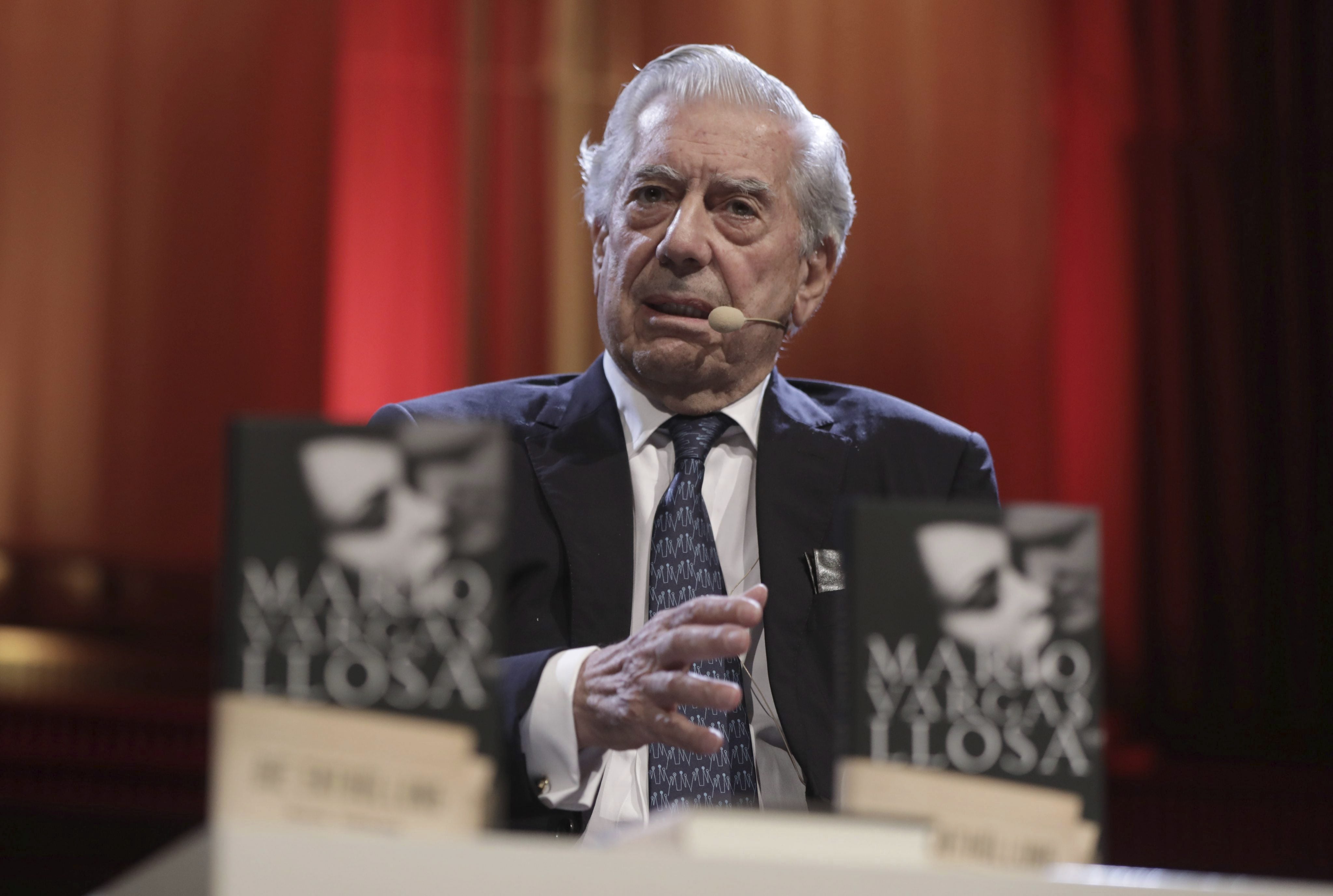 Inician recogida de firmas contra el "derroche" de 650.000 euros del Premio Bienal de Novela Vargas Llosa Inician recogida de firmas contra el "derroche" de 650.000 euros del Premio Bienal de Novela Vargas Llosa