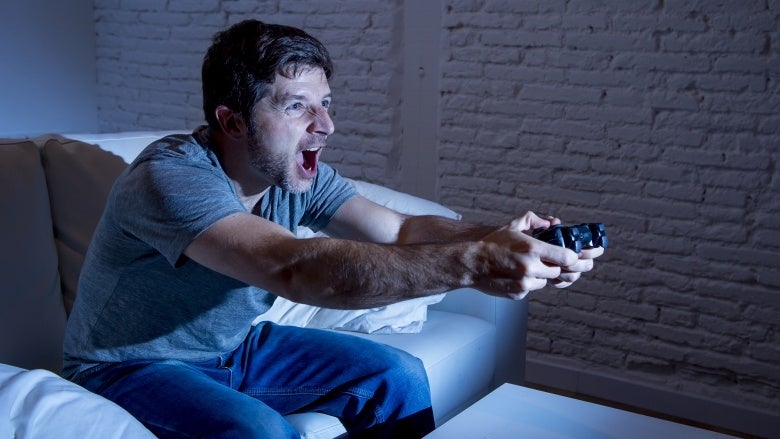 Oyentes: "Soy una adicta total a los videojuegos, juego con mi hija y sus amigos en el salón" Oyentes: "Soy una adicta total a los videojuegos, juego con mi hija y sus amigos en el salón"