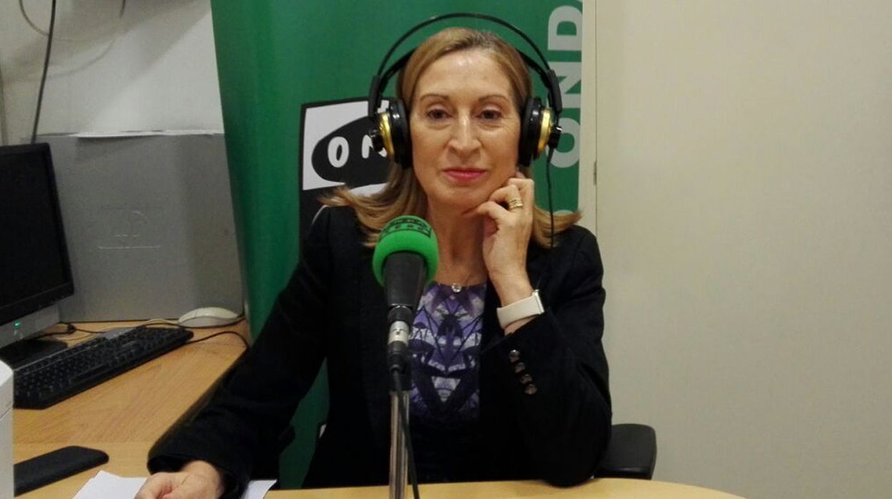 Ana Pastor: "Debemos estar todos abiertos a una reforma de la Constitución" Ana Pastor: "Debemos estar todos abiertos a una reforma de la Constitución"