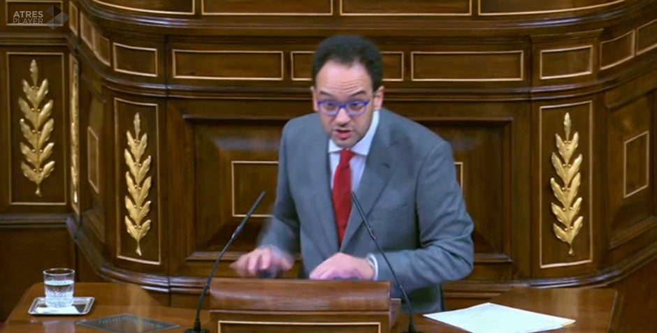 Las preguntas de Amón: ¿Es verdad que Hernando, constreñido a cambiar de posición, convocó al PSOE para una sesión de hipnosis? Las preguntas de Amón: ¿Es verdad que Hernando, constreñido a cambiar de posición, convocó al PSOE para una sesión de hipnosis?