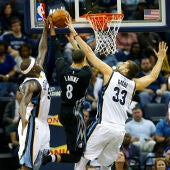 Marc Gasol tapona a Zach LaVine
