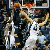 Marc Gasol tapona a Zach LaVine Marc Gasol tapona a Zach LaVine