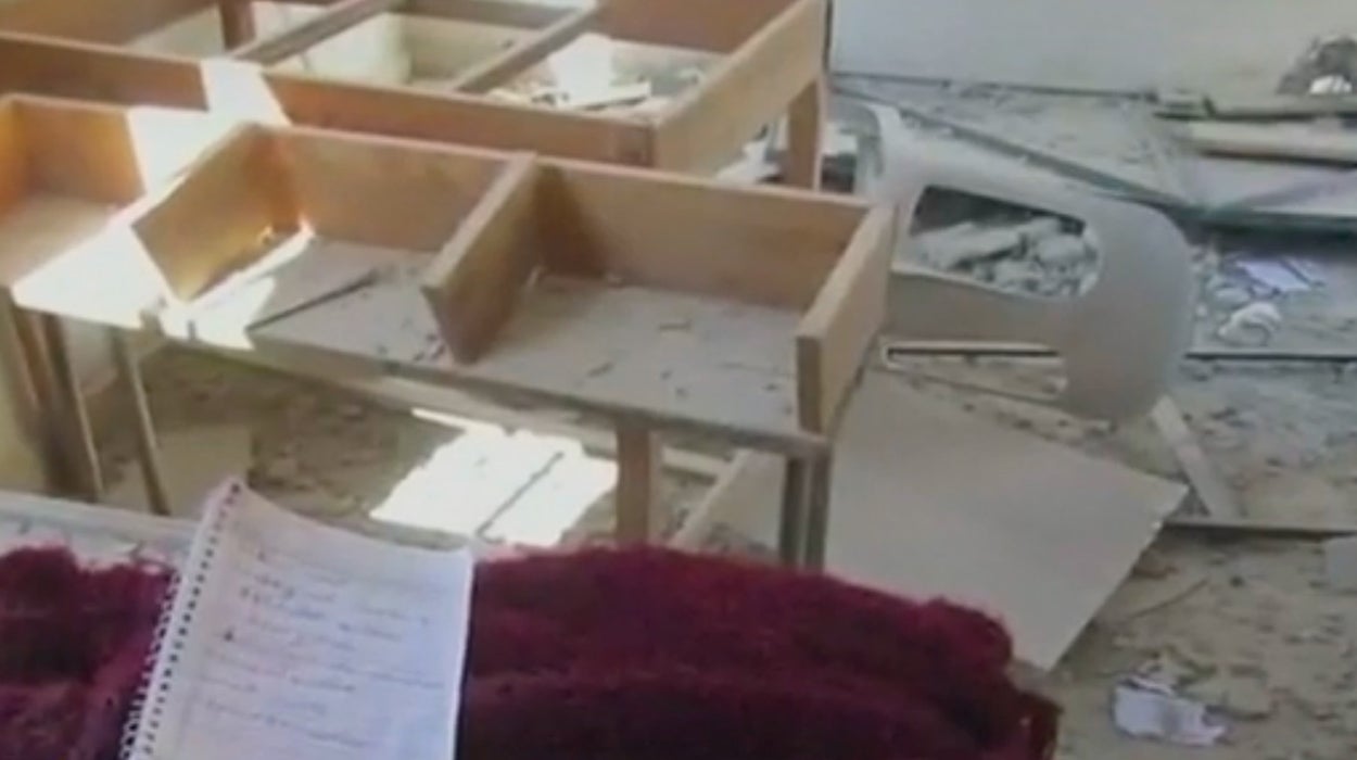 Mueren 22 niños y seis maestros en un ataque contra una escuela en Siria Mueren 22 niños y seis maestros en un ataque contra una escuela en Siria