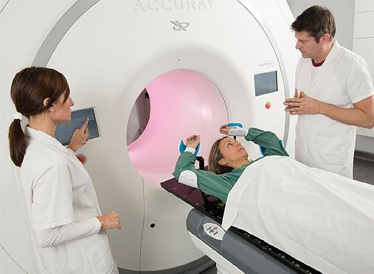 Empiezan a aplicar una nueva técnica para tratar tumores con mayor efectividad y menos efectos secundarios Empiezan a aplicar una nueva técnica para tratar tumores con mayor efectividad y menos efectos secundarios
