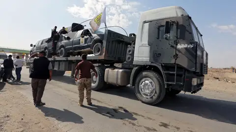 Un camión del ejército iraquí realizando operaciones militares en el este de Mosul Un camión del ejército iraquí realizando operaciones militares en el este de Mosul