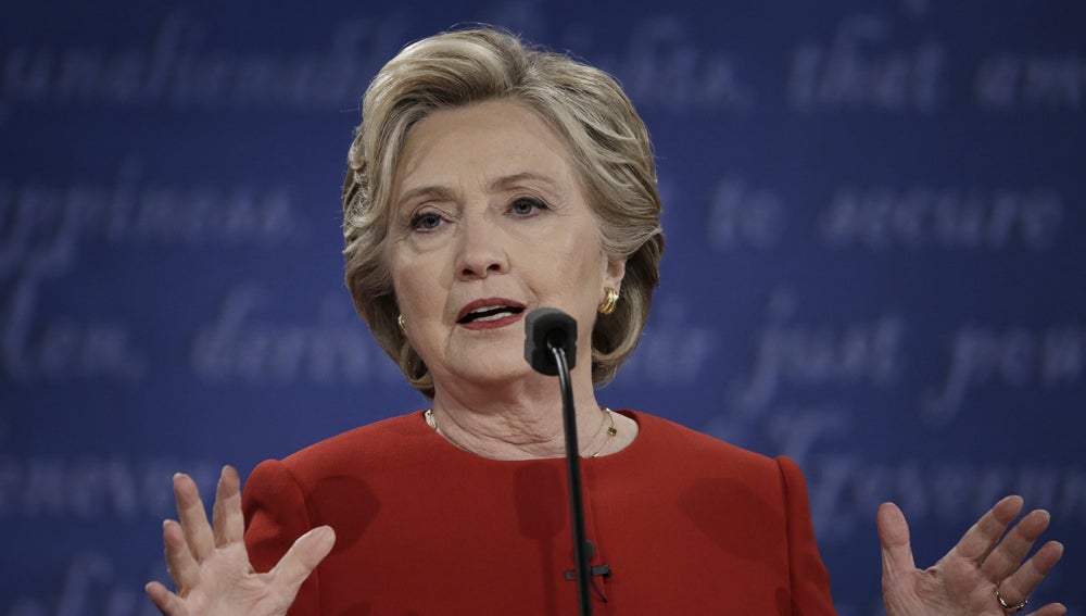 Clinton llama a Trump y reconoce su derrota en las elecciones en EEUU Clinton llama a Trump y reconoce su derrota en las elecciones en EEUU