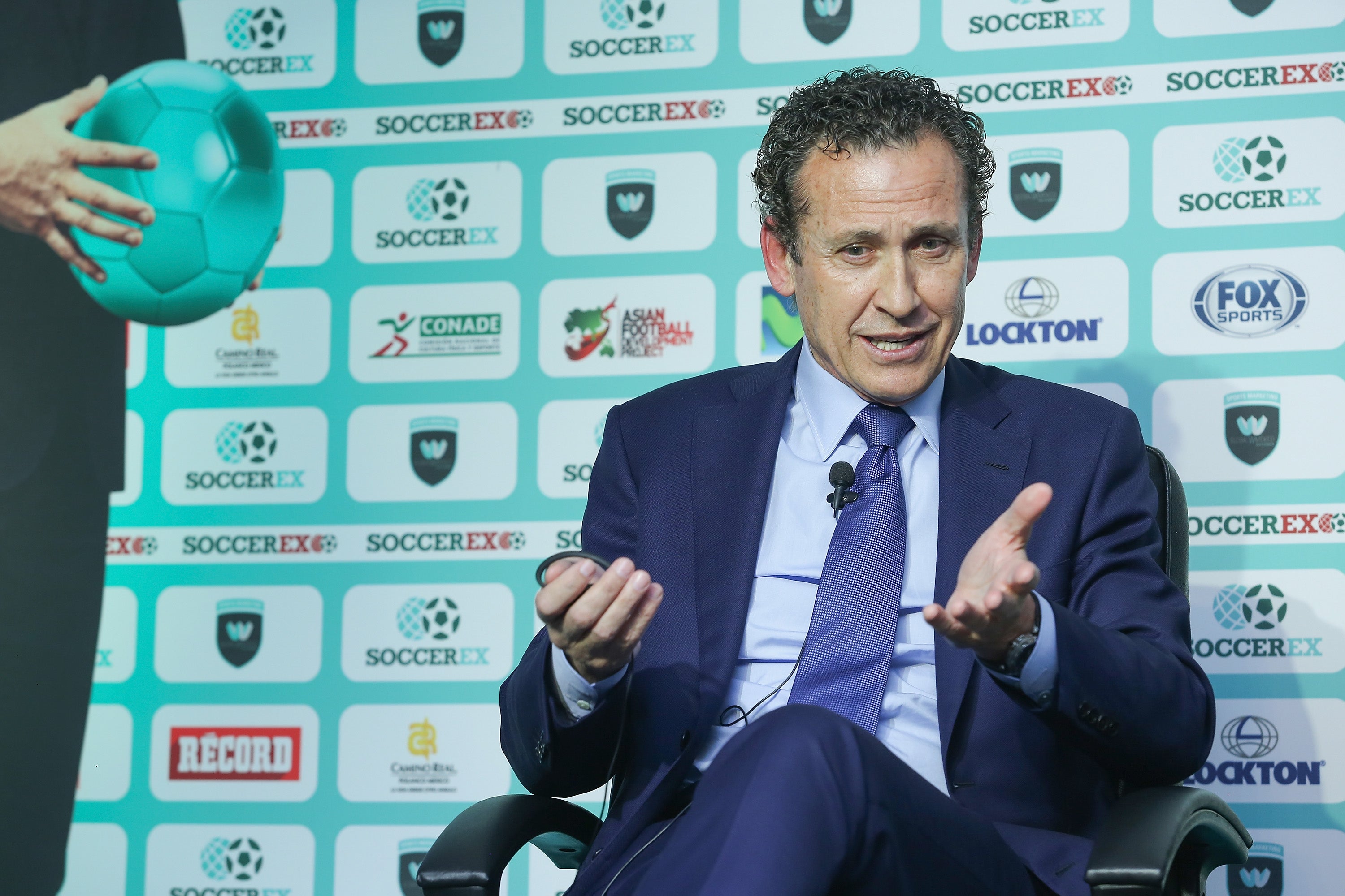 Valdano: "El limite de Messi no es físico y sí mental" Valdano: "El limite de Messi no es físico y sí mental"