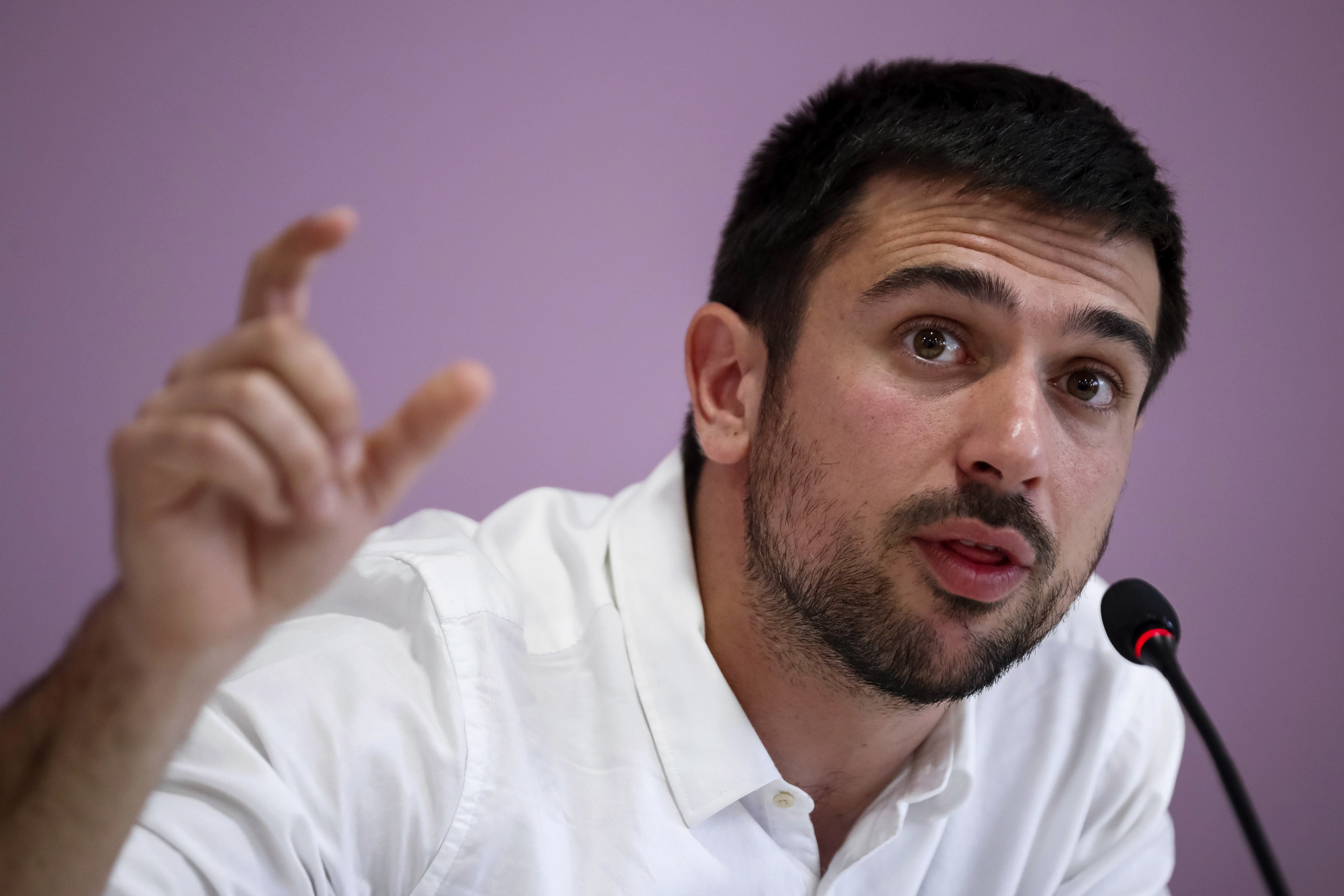 Ramón Espinar no ve responsabilidad política en "no tener dinero" para comprar un piso Ramón Espinar no ve responsabilidad política en "no tener dinero" para comprar un piso