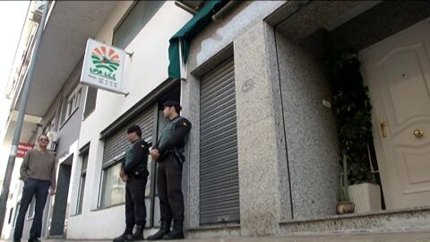 Frame 9.795071 de: Siete detenidos, entre ellos varios dirigentes, en la operaci&oacute;n en sedes UPA