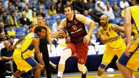 V&iacute;ctor Claver, jugador del F.C Barcelona Lassa