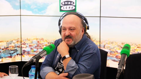 El chef Sacha Hormaechea en los estudios de Onda Cero