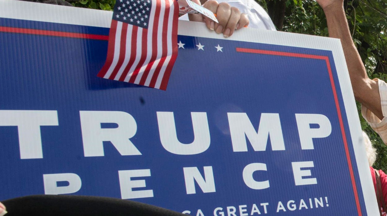 Queman una iglesia de la comunidad negra en Misisipi y pintan "vota Trump" en su pared Queman una iglesia de la comunidad negra en Misisipi y pintan "vota Trump" en su pared