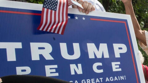 Cartel de 'Vota a Trump'