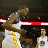 Kevin Durant celebra un punto con los Golden State Warriors Kevin Durant celebra un punto con los Golden State Warriors