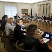Rajoy preside una reunión del Consejo de Ministros con su Gobierno